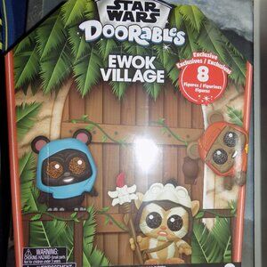 STAR WARS Doorables Ewok Village Exclusive Collector 8 Figures NEW